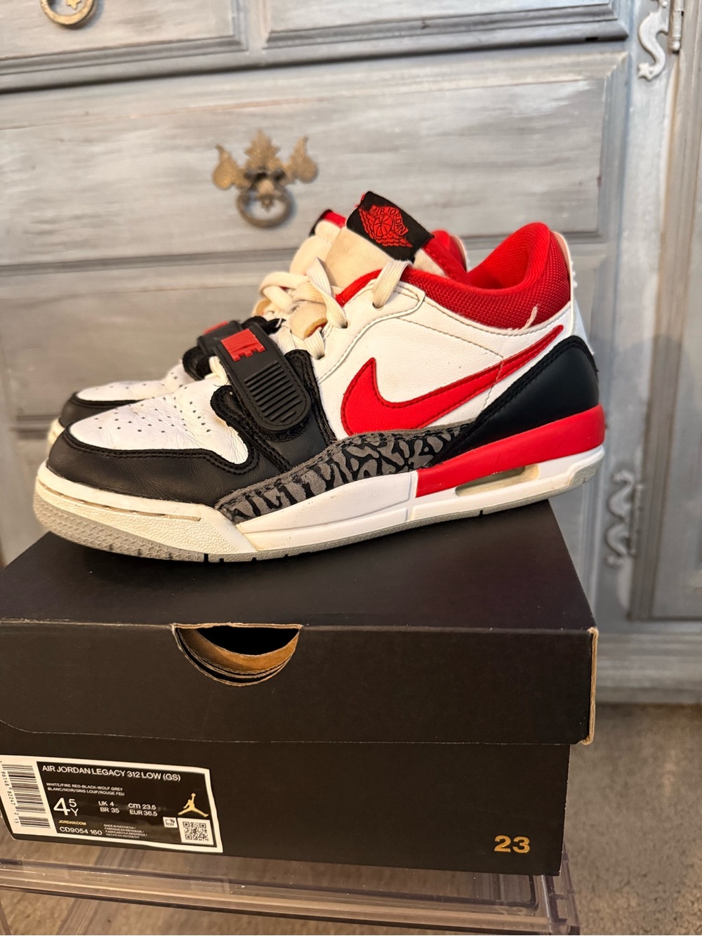 Air Jordan Legacy Low Sneakers 4.5 in Box